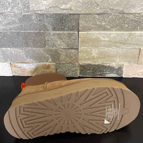 UGG Women's Classic Mini Dipper Boot - Picture 14 of 14